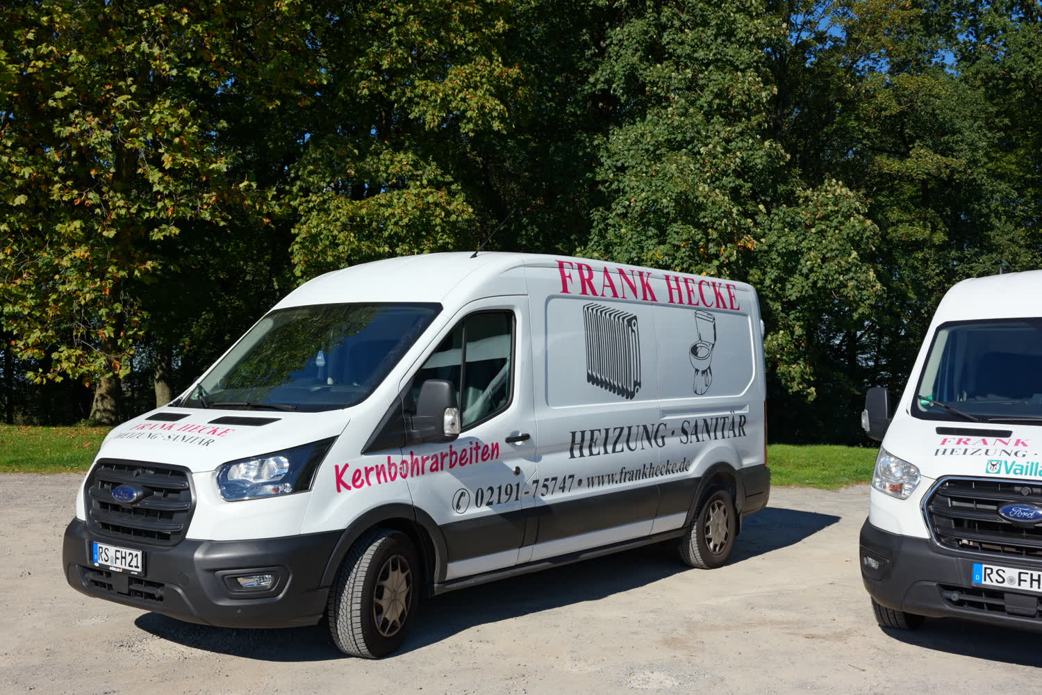 Transporter von Frank Hecke mit der Aufschrift Kernbohrarbeiten